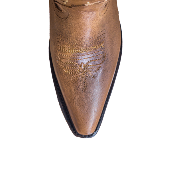 Bota de Piel Puntal con Estoperol