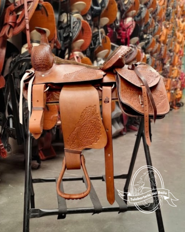M610 MONTURA TEXANA CON CANTINAS FUSTE 16