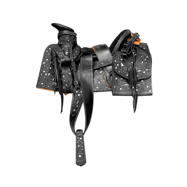 MONTURA CUADRADA CINCELADA Y RESACADA ASIENTO Y FUSTE FORRADO NEGRO MONTURA CUADRADA CINCELADA Y RESACADA ASIENTO Y FUSTE FORRADO