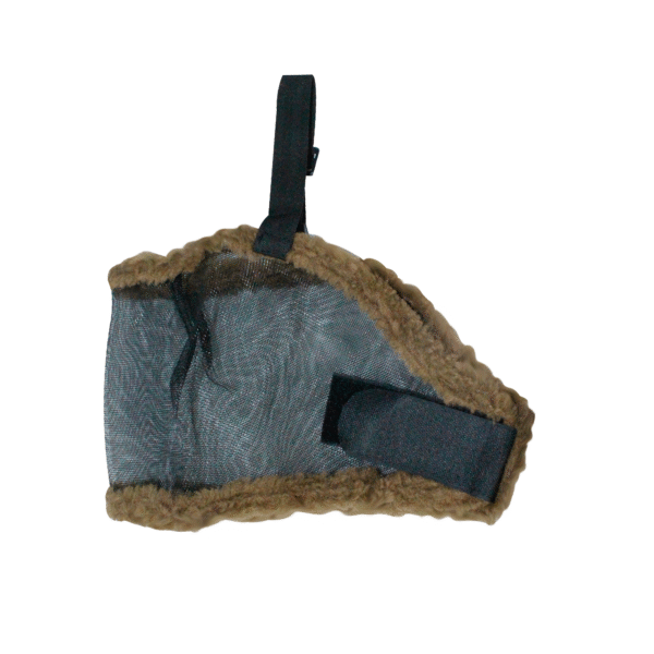 Mascara Cubre Moscos con Borrega Cafe para Caballo